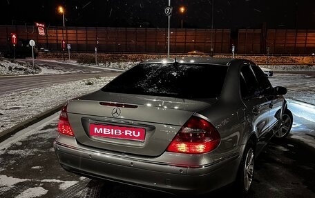 Mercedes-Benz E-Класс, 2003 год, 800 000 рублей, 6 фотография