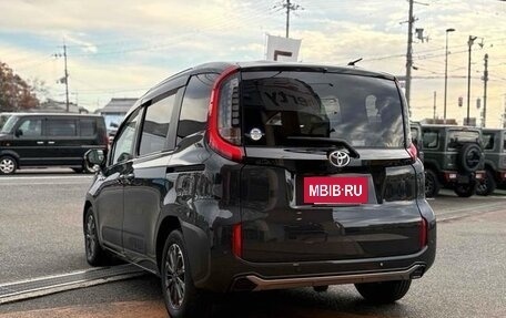 Toyota Sienta, 2022 год, 1 621 000 рублей, 7 фотография