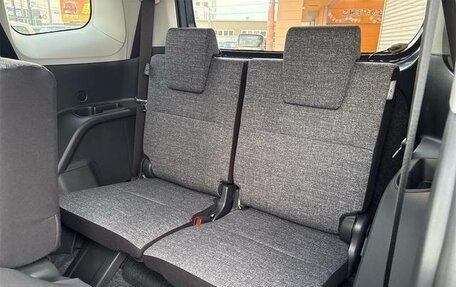 Toyota Sienta, 2022 год, 1 621 000 рублей, 24 фотография