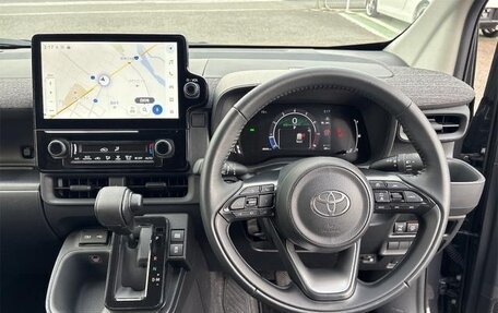 Toyota Sienta, 2022 год, 1 621 000 рублей, 29 фотография