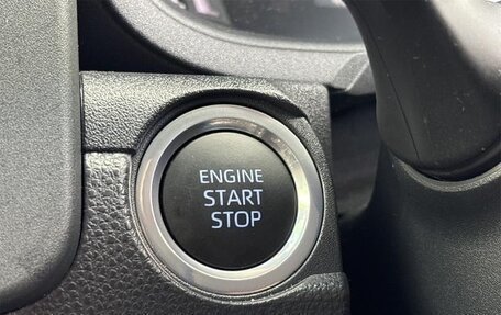 Toyota Sienta, 2022 год, 1 621 000 рублей, 33 фотография