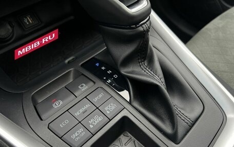 Toyota RAV4, 2025 год, 4 090 000 рублей, 23 фотография