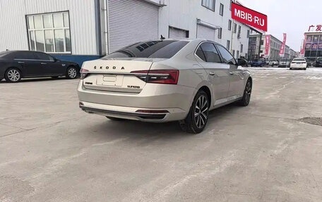 Skoda Superb III рестайлинг, 2023 год, 1 800 000 рублей, 7 фотография