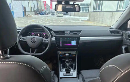 Skoda Superb III рестайлинг, 2023 год, 1 800 000 рублей, 16 фотография