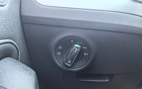 Skoda Superb III рестайлинг, 2023 год, 1 800 000 рублей, 13 фотография