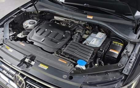 Volkswagen Tiguan II, 2022 год, 3 990 548 рублей, 4 фотография