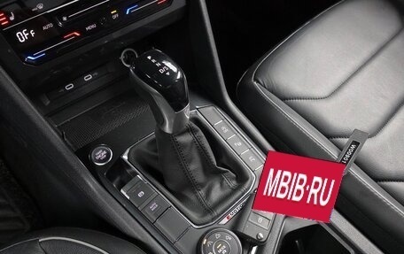 Volkswagen Tiguan II, 2022 год, 3 990 548 рублей, 7 фотография