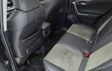 Toyota RAV4, 2024 год, 4 100 000 рублей, 10 фотография