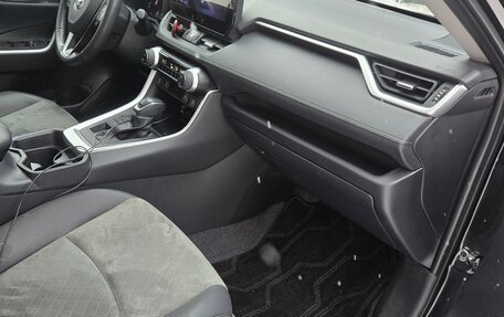 Toyota RAV4, 2024 год, 4 100 000 рублей, 13 фотография