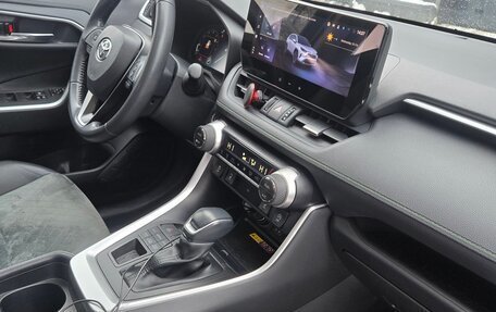 Toyota RAV4, 2024 год, 4 100 000 рублей, 14 фотография