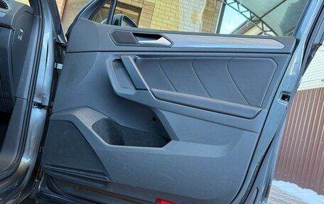 Volkswagen Tiguan II, 2021 год, 3 200 000 рублей, 17 фотография