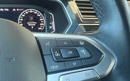 Volkswagen Tiguan II, 2021 год, 3 200 000 рублей, 26 фотография