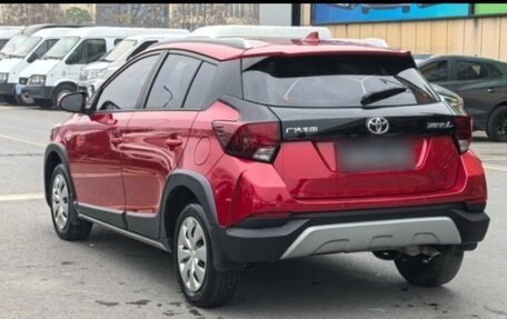 Toyota Yaris, 2021 год, 1 550 000 рублей, 3 фотография