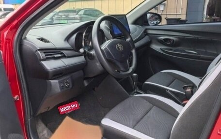 Toyota Yaris, 2021 год, 1 550 000 рублей, 8 фотография