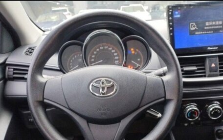 Toyota Yaris, 2021 год, 1 550 000 рублей, 13 фотография