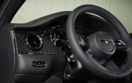 Bentley Bentayga I, 2025 год, 47 000 000 рублей, 28 фотография