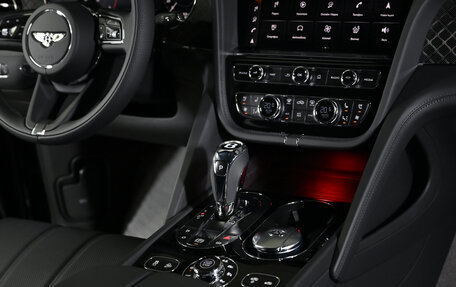 Bentley Bentayga I, 2025 год, 47 000 000 рублей, 32 фотография