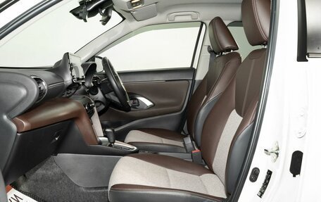 Toyota Yaris Cross, 2022 год, 2 100 000 рублей, 6 фотография