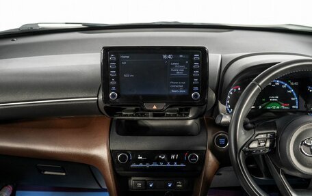 Toyota Yaris Cross, 2022 год, 2 100 000 рублей, 11 фотография