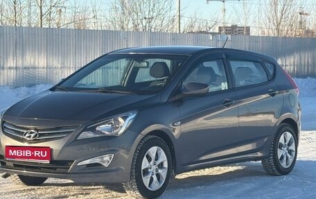 Hyundai Solaris II рестайлинг, 2015 год, 760 000 рублей, 1 фотография