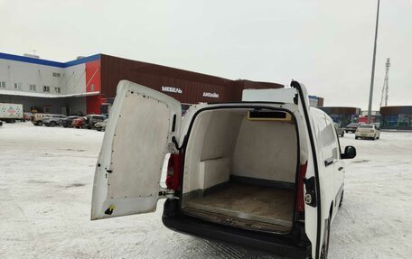 Peugeot Partner II рестайлинг 2, 2011 год, 600 000 рублей, 6 фотография