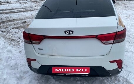 KIA Rio IV, 2017 год, 650 000 рублей, 3 фотография