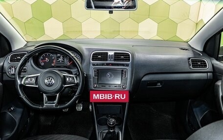 Volkswagen Polo VI (EU Market), 2018 год, 1 100 000 рублей, 13 фотография