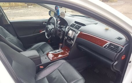 Toyota Camry, 2013 год, 1 600 000 рублей, 14 фотография