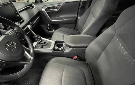 Toyota RAV4, 2020 год, 2 600 000 рублей, 7 фотография