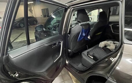 Toyota RAV4, 2020 год, 2 600 000 рублей, 13 фотография