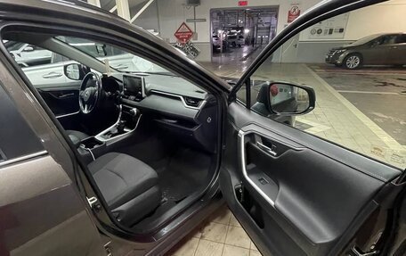 Toyota RAV4, 2020 год, 2 600 000 рублей, 15 фотография