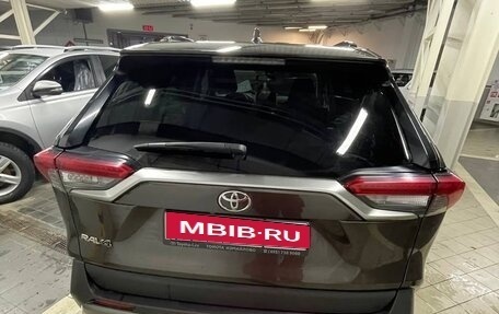 Toyota RAV4, 2020 год, 2 600 000 рублей, 2 фотография
