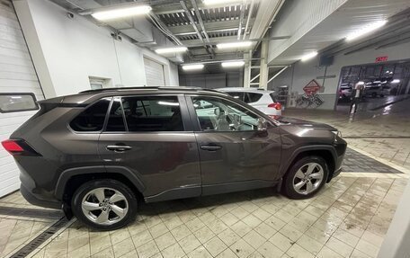 Toyota RAV4, 2020 год, 2 600 000 рублей, 18 фотография