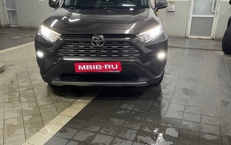 Toyota RAV4, 2020 год, 2 600 000 рублей, 19 фотография