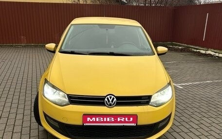 Volkswagen Polo VI (EU Market), 2010 год, 750 000 рублей, 2 фотография