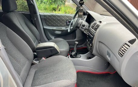 Hyundai Accent II, 2004 год, 290 000 рублей, 9 фотография