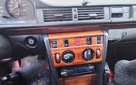 Mercedes-Benz E-Класс, 1993 год, 350 000 рублей, 26 фотография