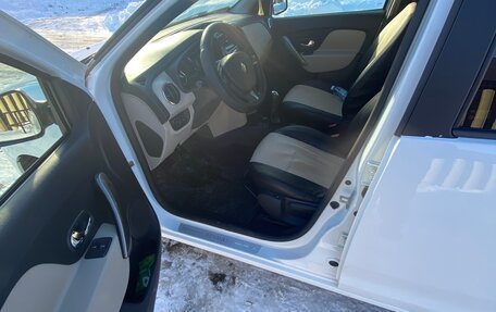 Renault Logan II, 2015 год, 1 050 000 рублей, 11 фотография