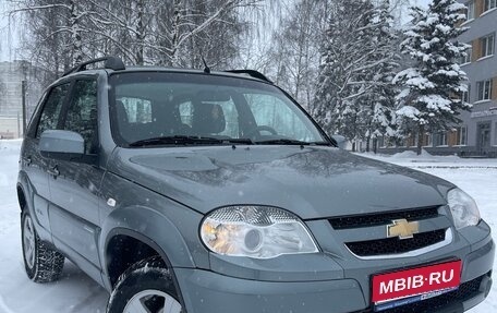 Chevrolet Niva I рестайлинг, 2015 год, 849 000 рублей, 1 фотография