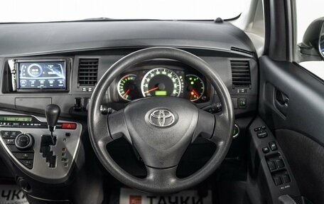 Toyota ISis I, 2012 год, 1 200 000 рублей, 11 фотография