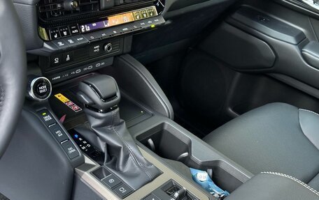 Toyota Land Cruiser Prado, 2024 год, 7 фотография