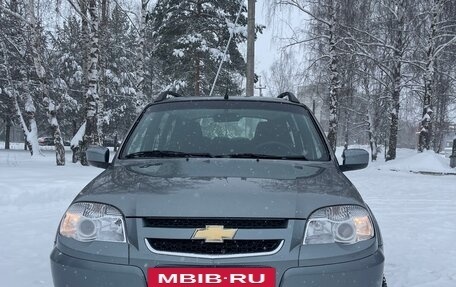 Chevrolet Niva I рестайлинг, 2015 год, 849 000 рублей, 2 фотография