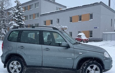 Chevrolet Niva I рестайлинг, 2015 год, 849 000 рублей, 5 фотография