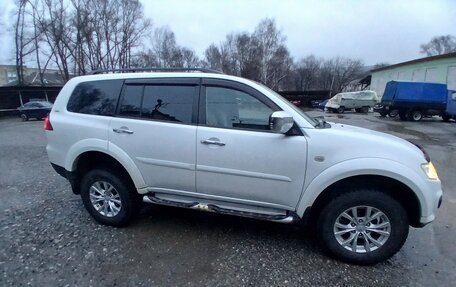 Mitsubishi Pajero Sport II рестайлинг, 2014 год, 2 050 000 рублей, 3 фотография