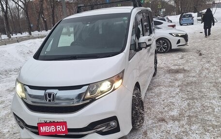 Honda Stepwgn IV, 2015 год, 2 000 000 рублей, 4 фотография