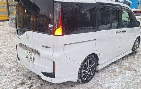 Honda Stepwgn IV, 2015 год, 2 000 000 рублей, 13 фотография