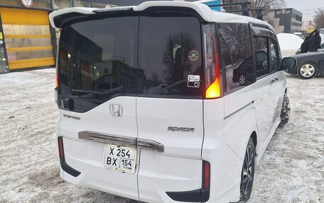 Honda Stepwgn IV, 2015 год, 2 000 000 рублей, 12 фотография