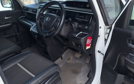 Honda Stepwgn IV, 2015 год, 2 000 000 рублей, 17 фотография