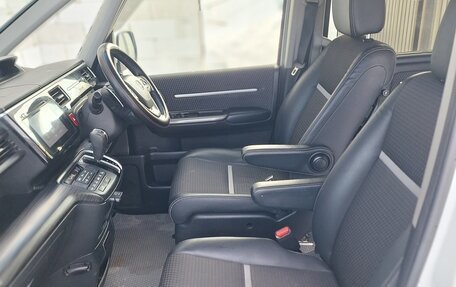 Honda Stepwgn IV, 2015 год, 2 000 000 рублей, 24 фотография