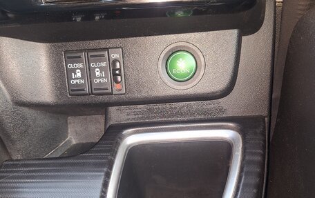 Honda Stepwgn IV, 2015 год, 2 000 000 рублей, 28 фотография